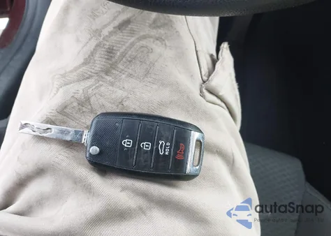 2017 Kia Optima Lx z USA, uszkodzony, nr VIN 5XXGT4L32HG153038